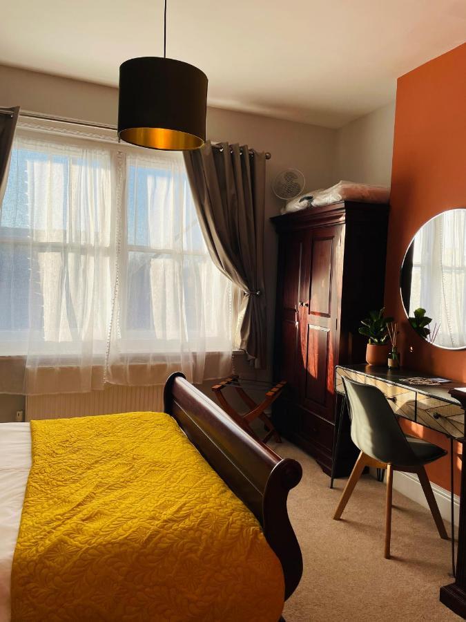 Rooms At The Rosebery NWI Esterno foto